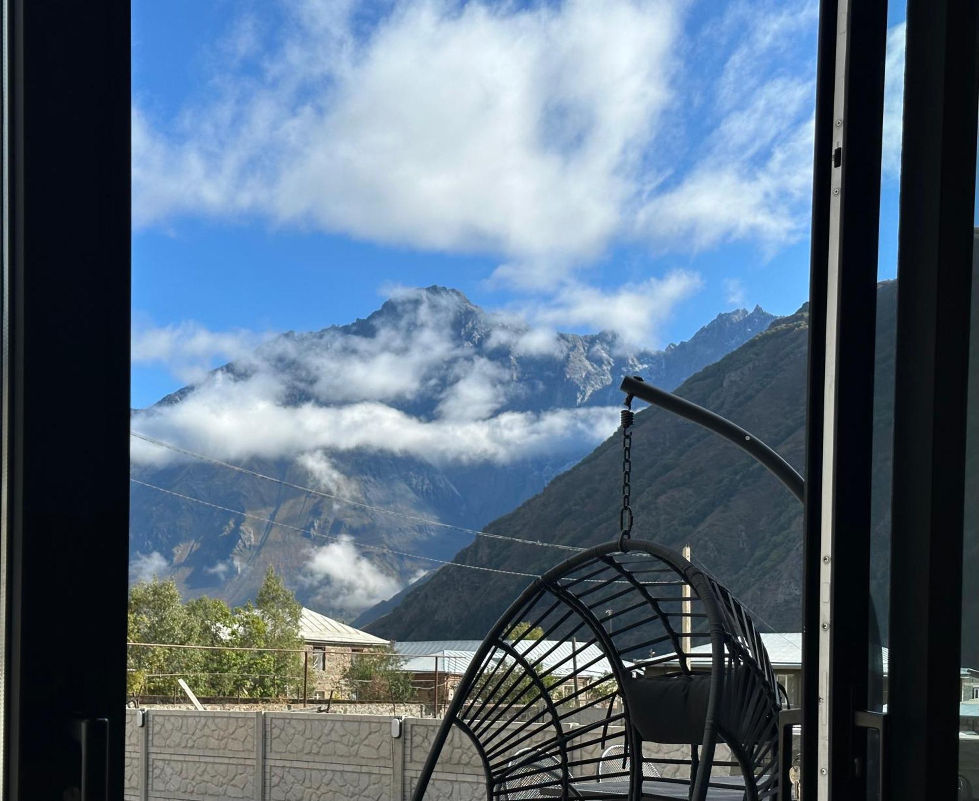 Alpine Escape Kazbegi Villa ภายนอก รูปภาพ