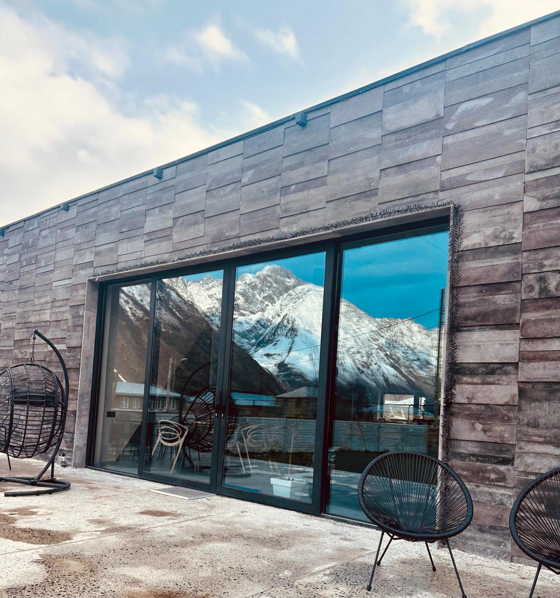 Alpine Escape Kazbegi Villa ภายนอก รูปภาพ